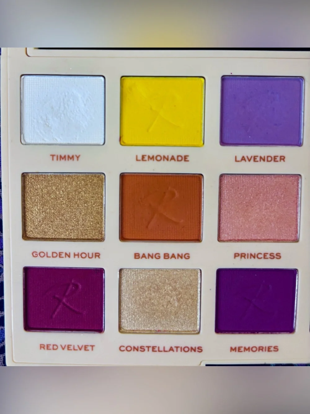 Makeup Revolution X - “Roxi” ROXXSAURUS Eyeshadow Palette- 18 Shades